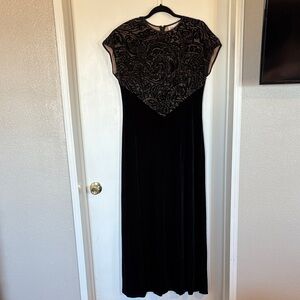 Chic Black and Gold Maxi Dress